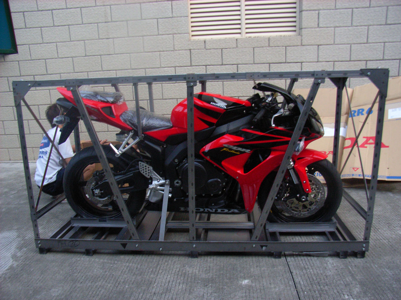 刚到的全新06CBR1000RR