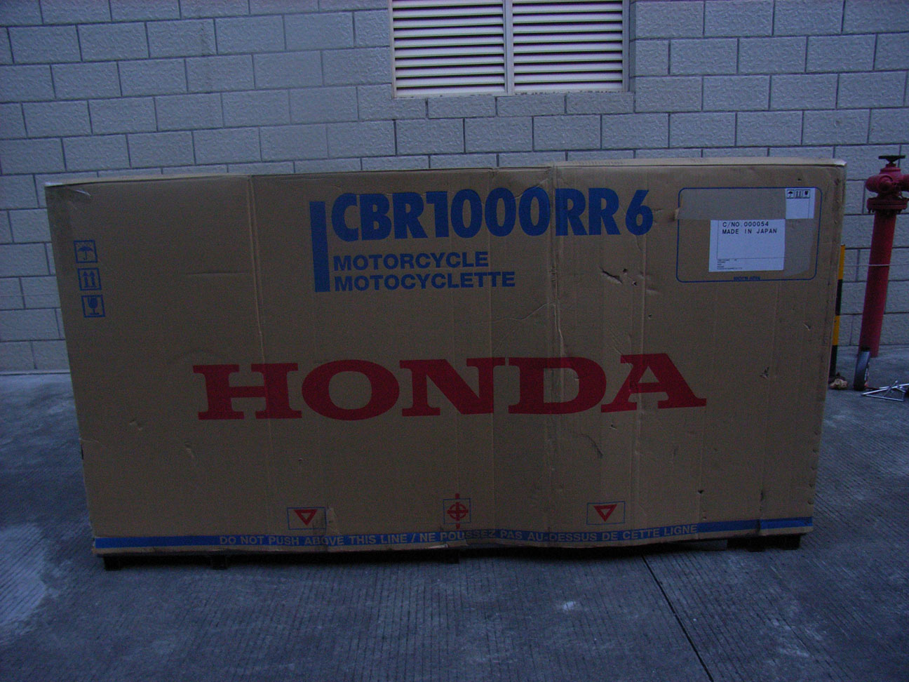 刚到的全新06CBR1000RR