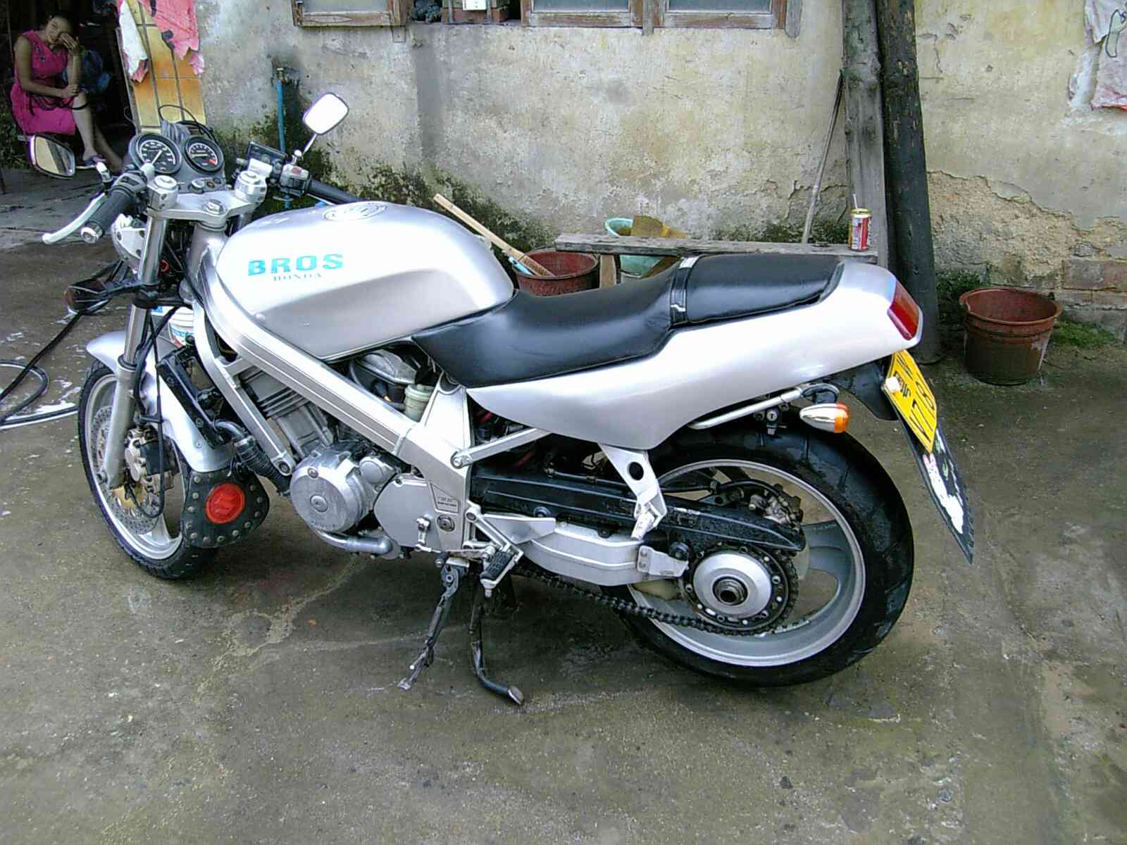 肇庆出售本田BROS 400街车一台 售5500
