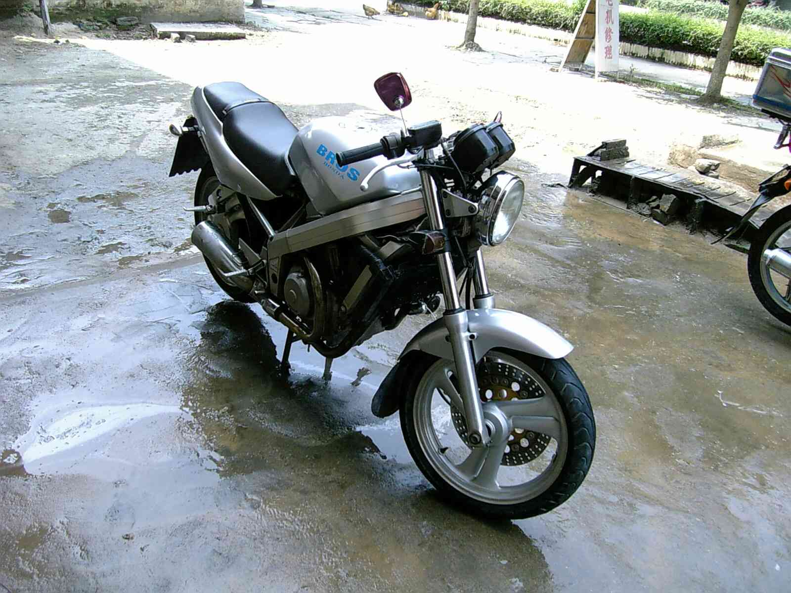 肇庆出售本田BROS 400街车一台 售5500
