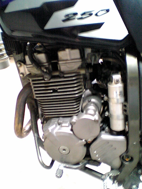 南海15000元出售SUZUKI  DR250爬山车
