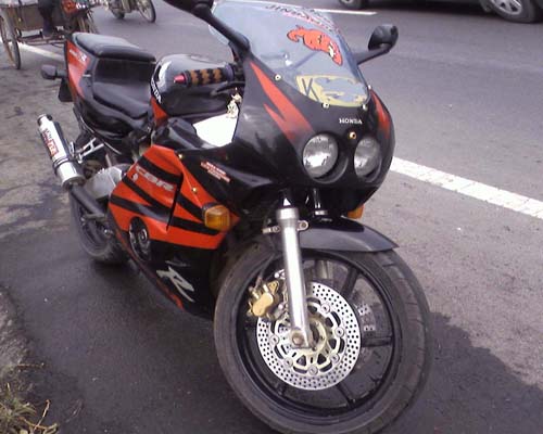 [推荐]真牌真档CBR22，8000嫁出去~~！！