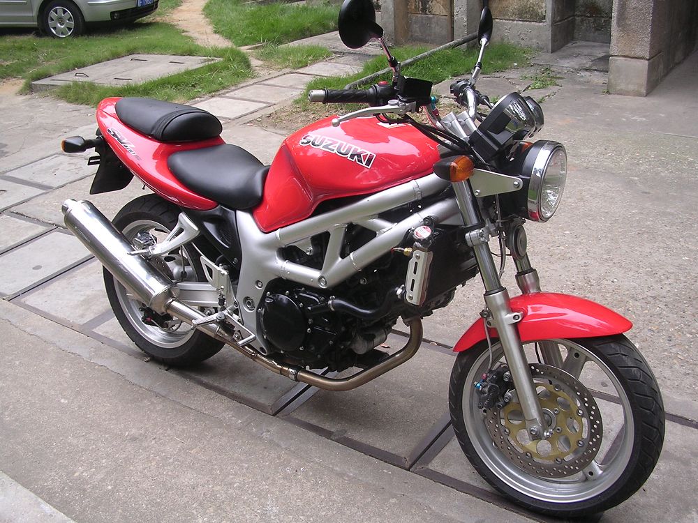 代湖南岳阳车友发：　８００VFR26800,４００SV16000