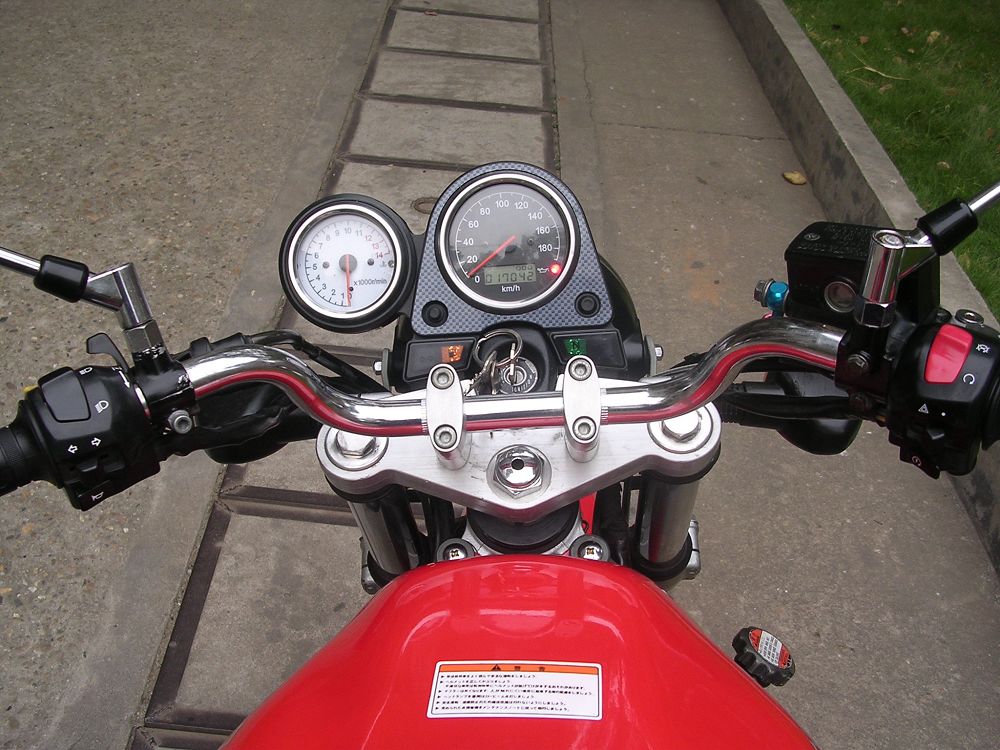 代湖南岳阳车友发：　８００VFR26800,４００SV16000
