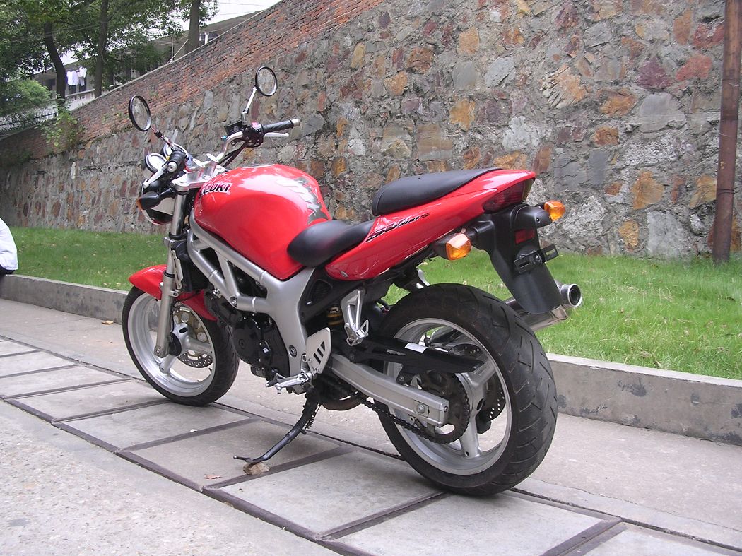 代湖南岳阳车友发：　８００VFR26800,４００SV16000