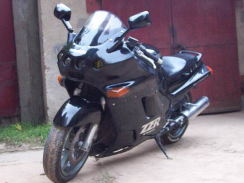 [推荐]武汉出售川崎ZZR1100一台.价格11500元.