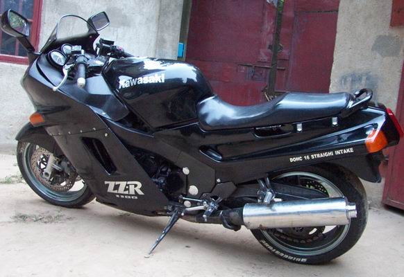 [推荐]武汉出售川崎ZZR1100一台.价格11500元.