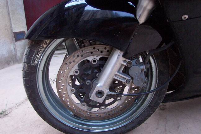 [推荐]武汉出售川崎ZZR1100一台.价格11500元.