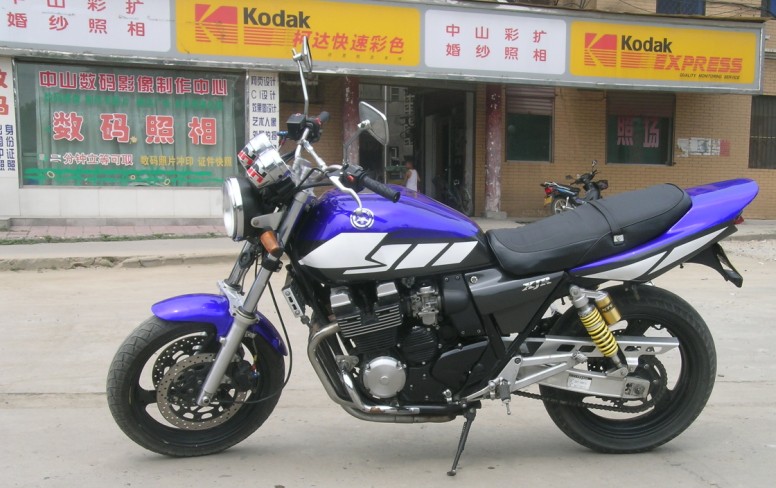 [原创]湖北襄樊出售96改2000XJR400（8500块）
