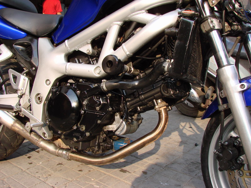 湖北武汉1W9出售01年SV650