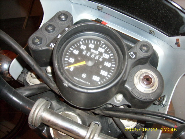[注意]厦门3500出售JAWA二冲180CC。