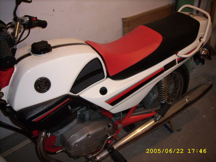 [注意]厦门3500出售JAWA二冲180CC。