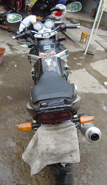广西1万9出售真牌本田00年CB400VTEC