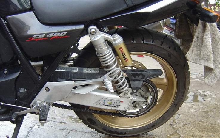 广西1万9出售真牌本田00年CB400VTEC
