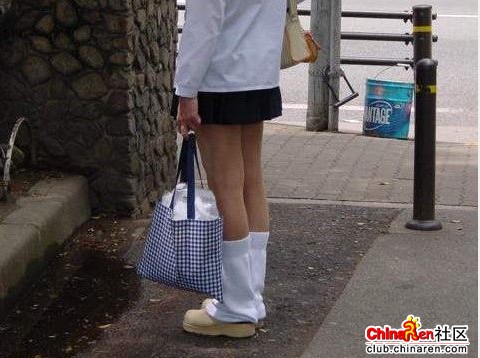 [分享]美丽的下半身！ 令人惊讶的上半身！