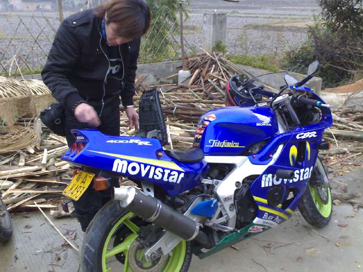 yJW01JGj.jpg