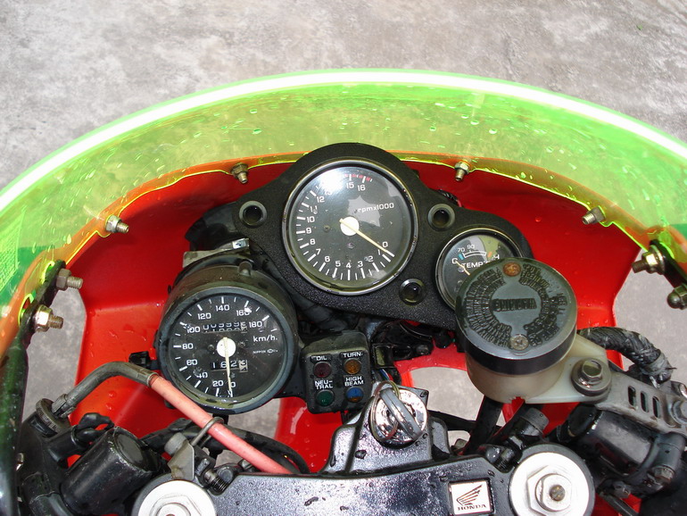代友转让 韶关 9800元  VFR 400 30期