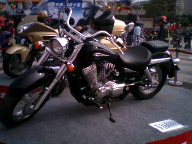 大排量SHADOW750及本田金翼登陆增城