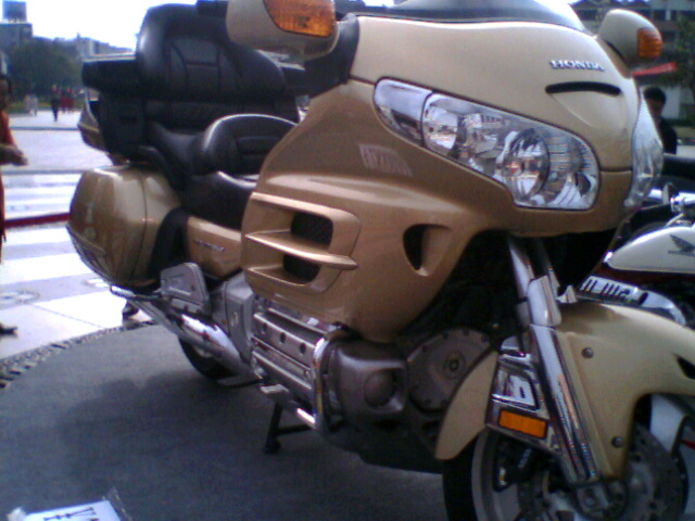 大排量SHADOW750及本田金翼登陆增城