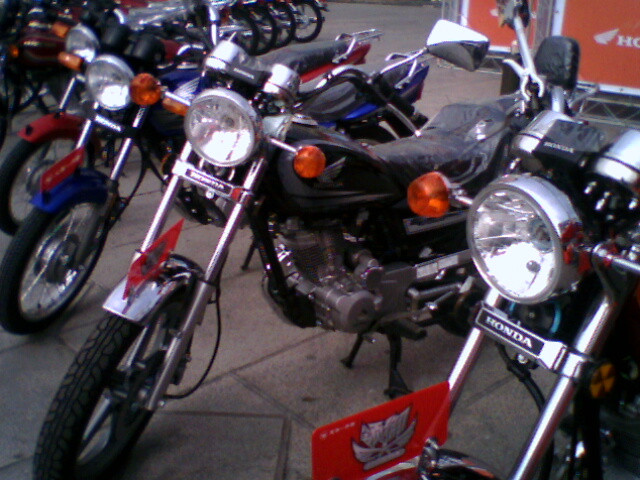 大排量SHADOW750及本田金翼登陆增城