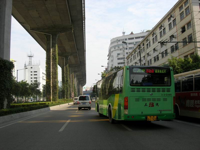 [原创]冲出禁摩的都市,路上尽是写意.