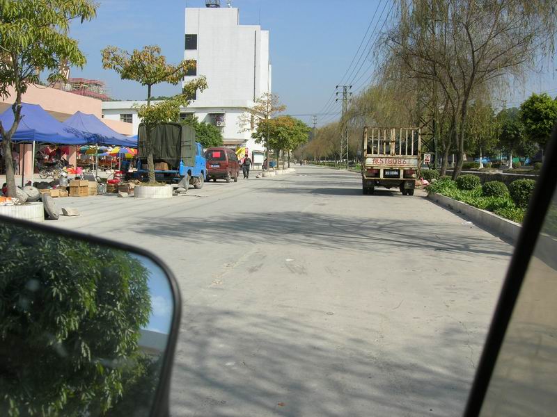[原创]冲出禁摩的都市,路上尽是写意.