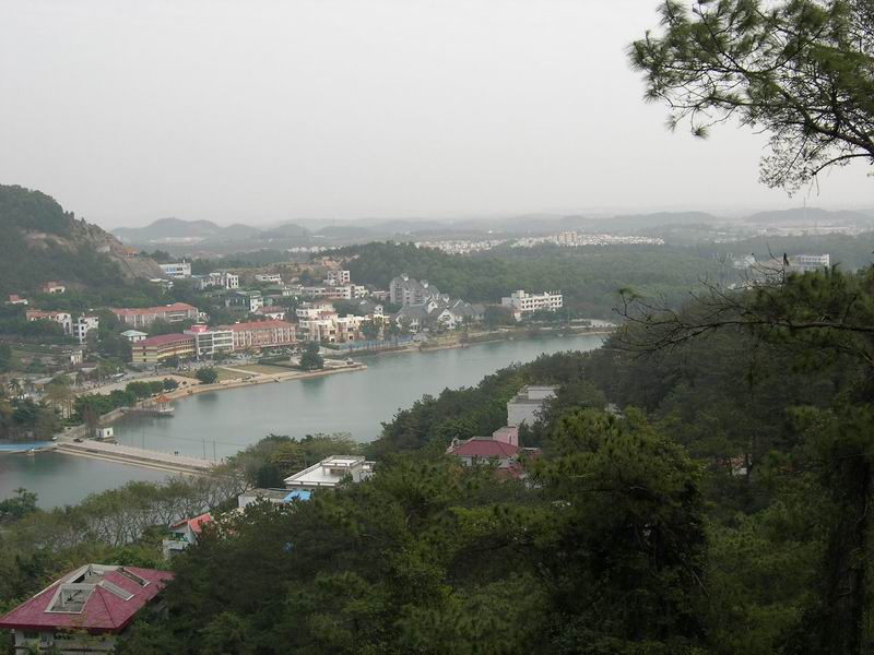 [原创]冲出禁摩的都市,路上尽是写意.