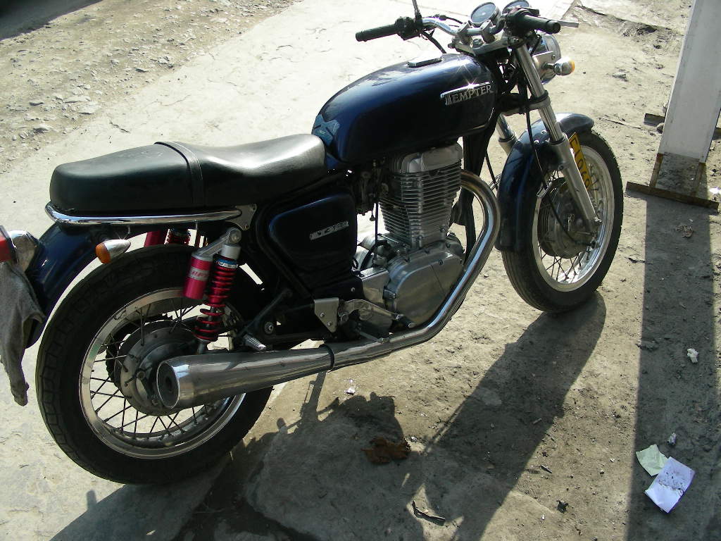 湖北十堰紧急出售97年3月蓝色铃木试探者（ST400）急！！！急！！！