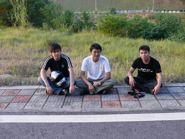 新英的兄弟们爽劈帽峰山