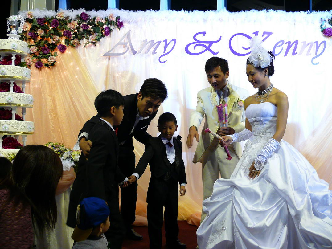 中国CSBk超级摩托车赛凌肯车手叮当结婚典礼