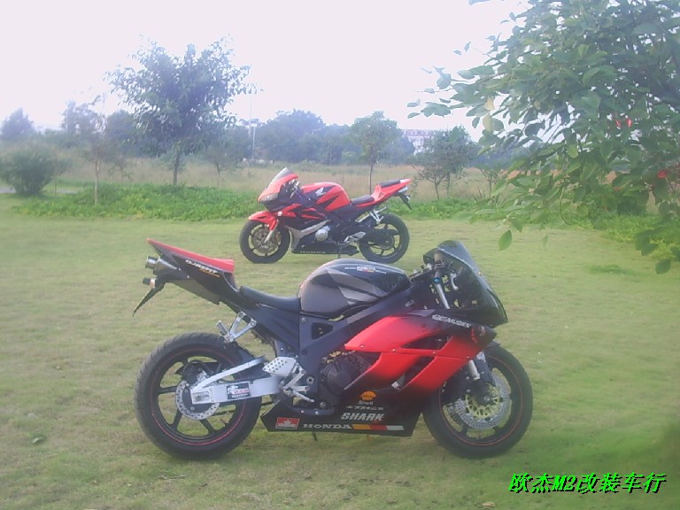 [贴图]刚刚做完CBR600F3的整容手术~~~~~