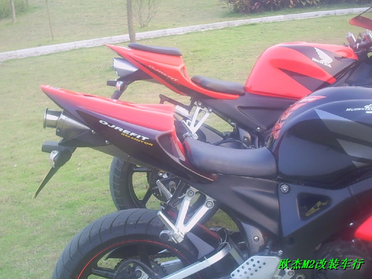 [贴图]刚刚做完CBR600F3的整容手术~~~~~