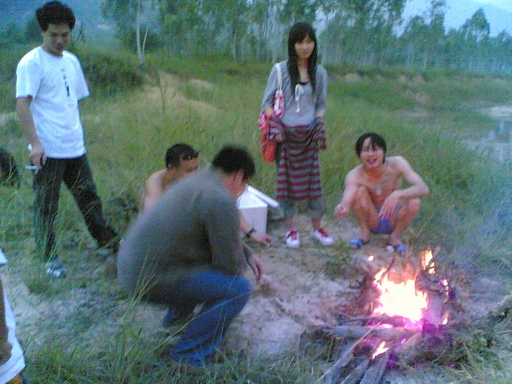 [贴图]..........一帮无聊人去水库捉鱼