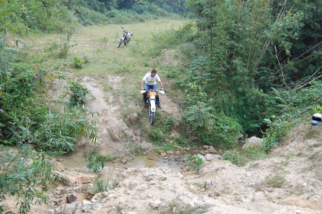 茂名油城动力。。越野登高！