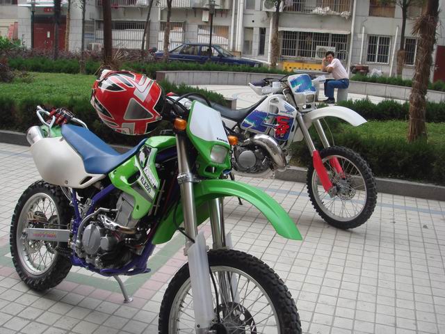 [贴图]湖北省仙桃市13500元出售94成色极好KLX250脚启林道版！