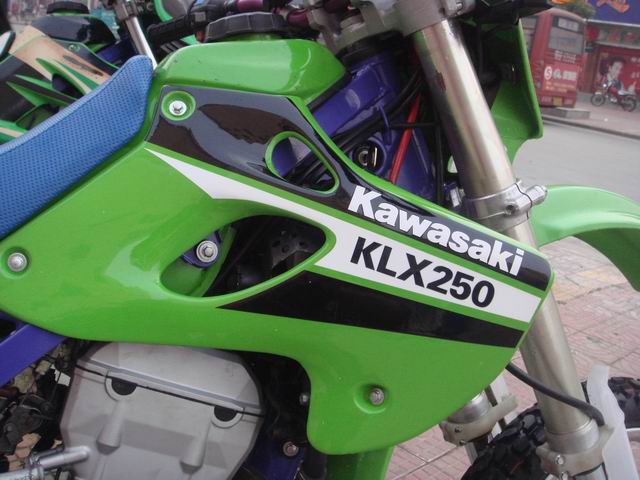 [贴图]湖北省仙桃市13500元出售94成色极好KLX250脚启林道版！