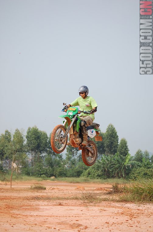 开平果汁含泪11800元卖KLX250越野车一台(带牌有审),换专业越野