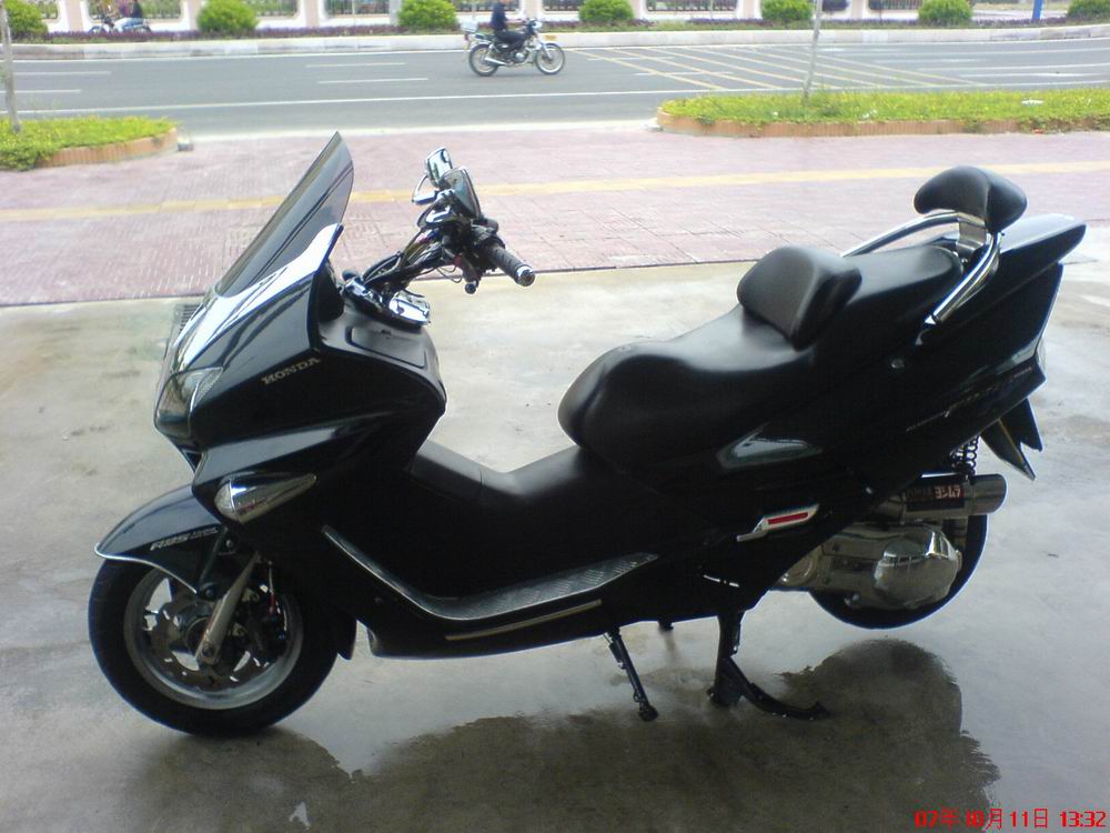 广东潮州出售：改装01年本田FORZA（ABS）22500元
