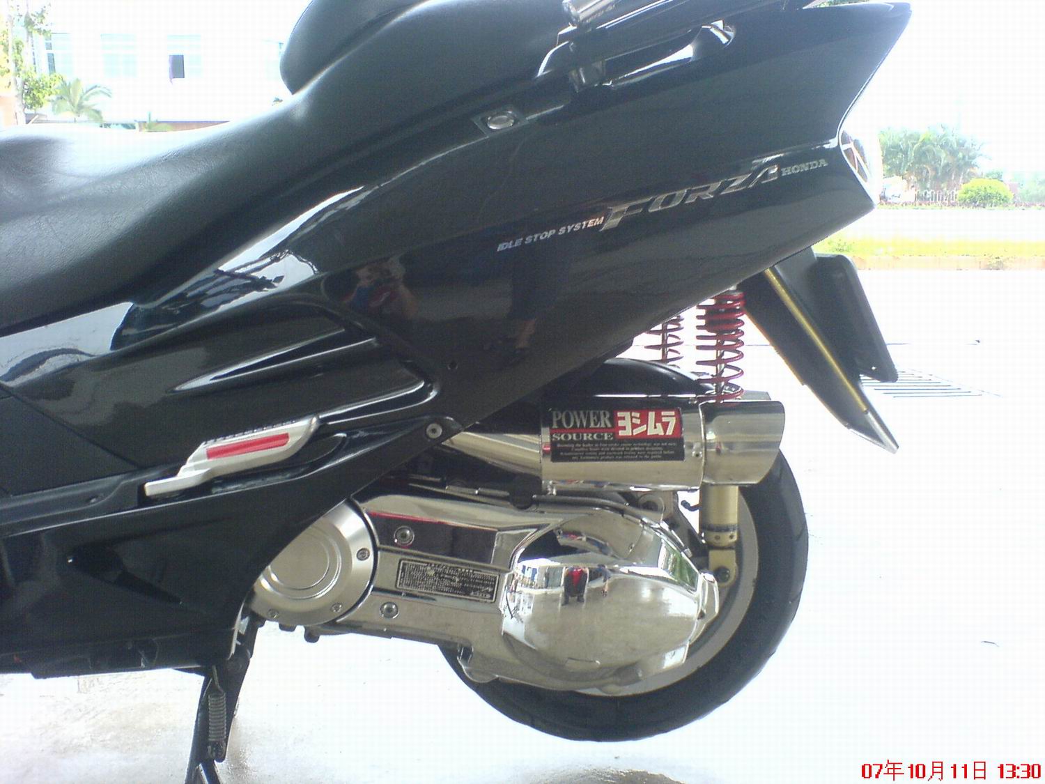 广东潮州出售：改装01年本田FORZA（ABS）22500元