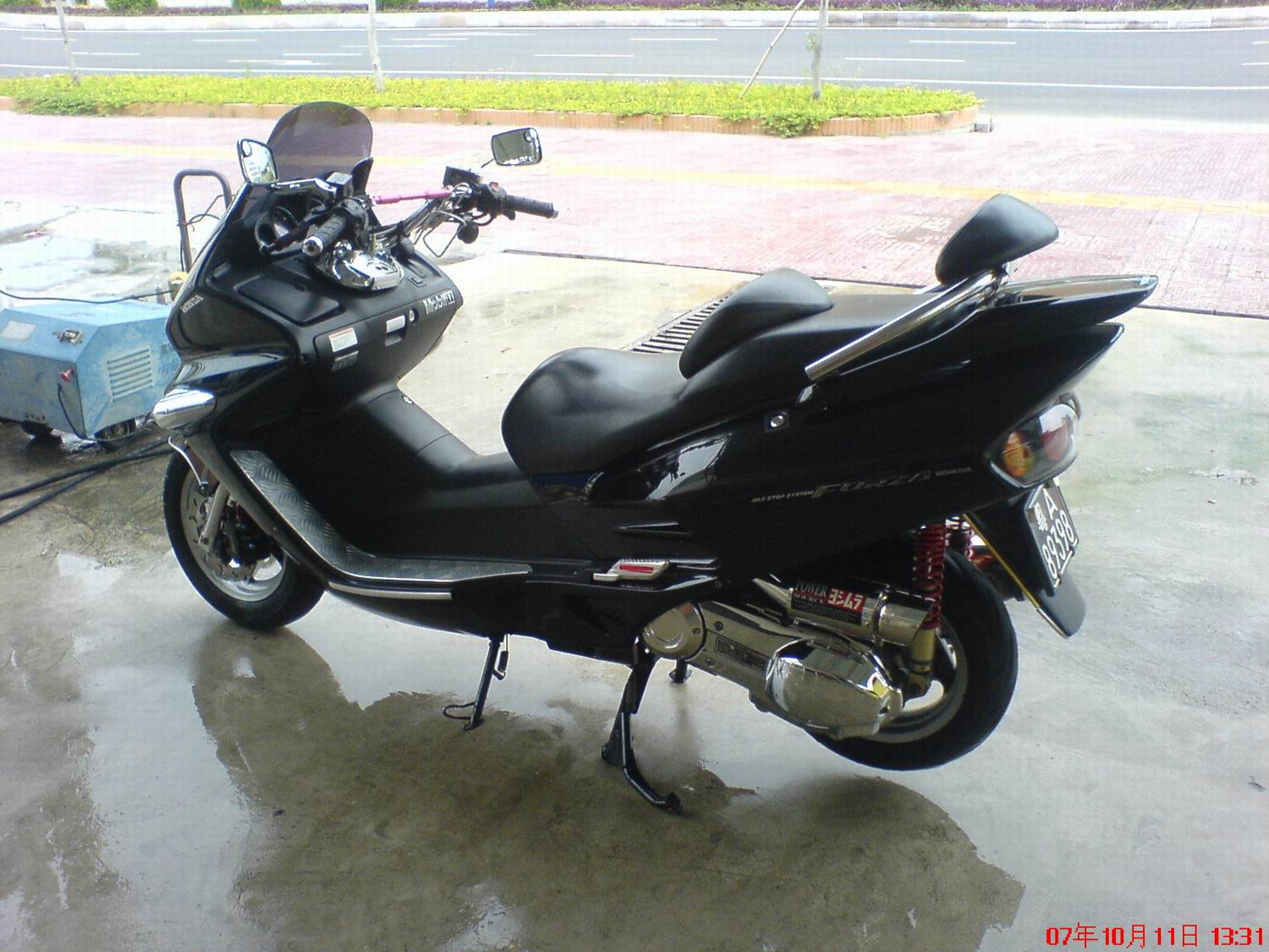 广东潮州出售：改装01年本田FORZA（ABS）22500元