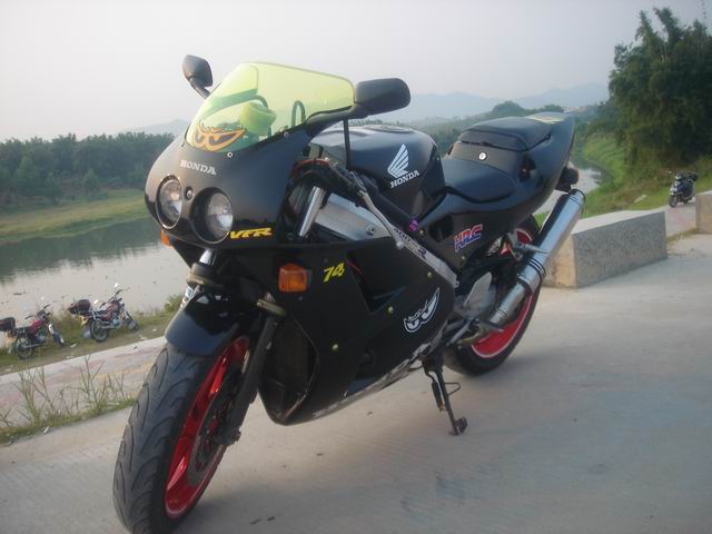 从化８６００出售VFR400　无牌