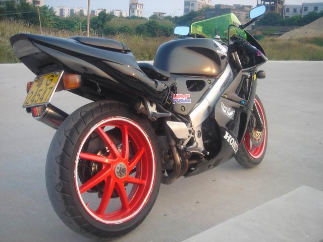 从化８６００出售VFR400　无牌