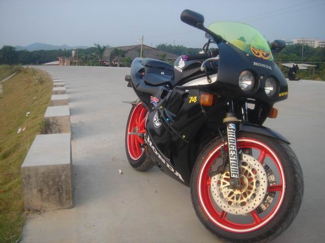 从化８６００出售VFR400　无牌