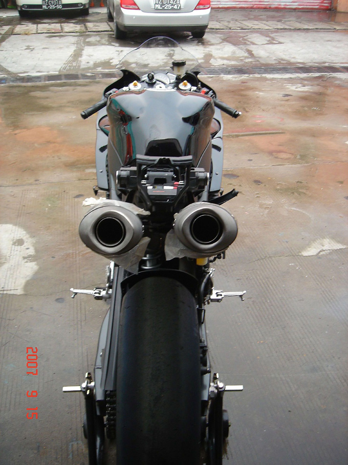 07 R1 钛金排气喉