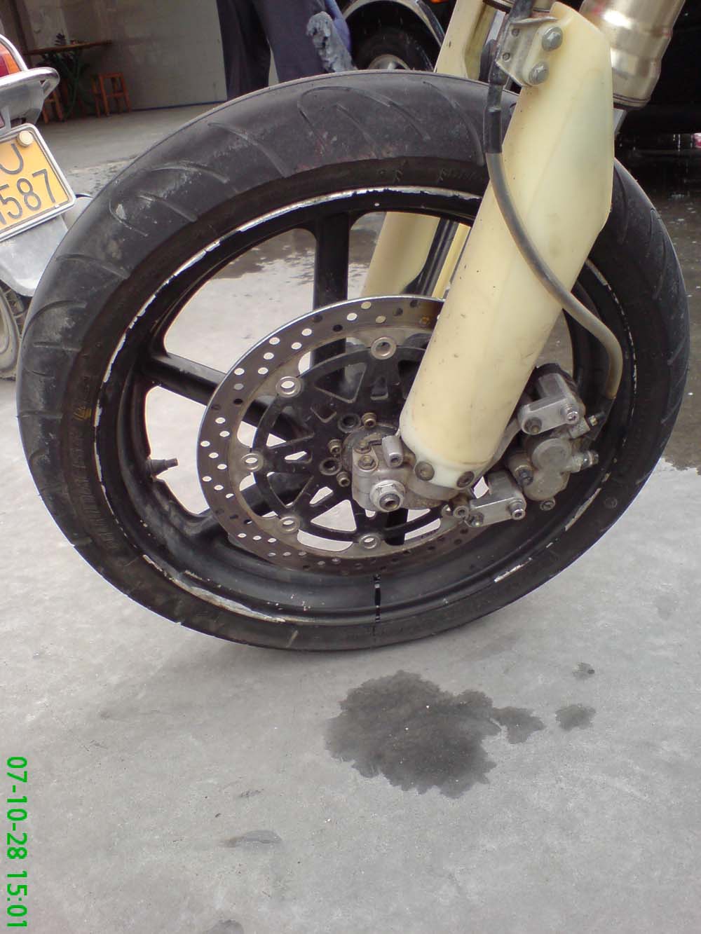 鹤山车友激改CRF450滑胎车