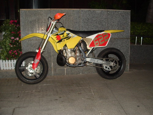 鹤山车友激改CRF450滑胎车