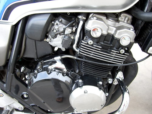 湖北武汉出售00年CB400-VTEC1代```