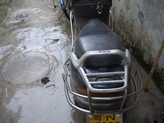 汕尾出售五羊公子125和台铃电摩托池车