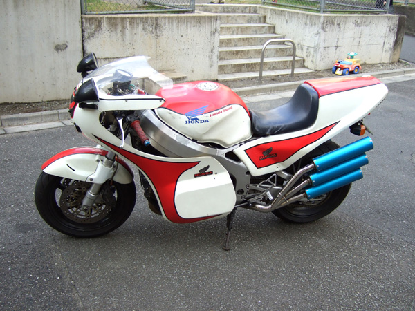 CBR９００RR 改造