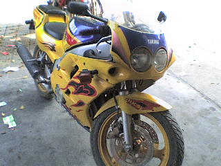 代帖:云浮地区卖FZR250大板骨２０００元